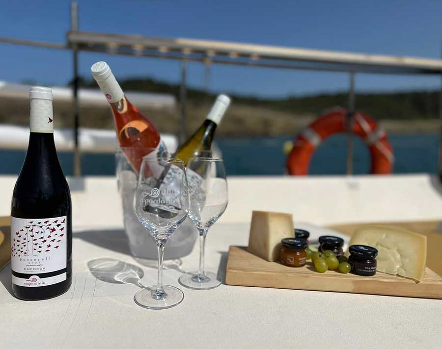 Passeig en barca + Tast de vins